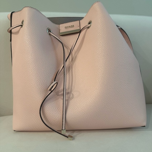 Guess Bucket Bag - Picture 2 of 8